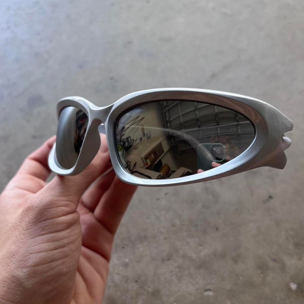 y2k 2000s vintage style chrome silver surfer sunglasses
